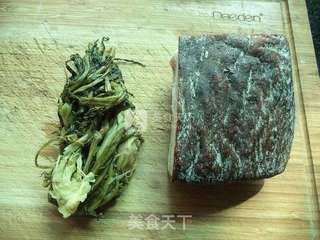梅菜扣肉的做法步骤：1