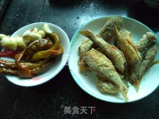 蒜片酸辣鱼的做法步骤：1