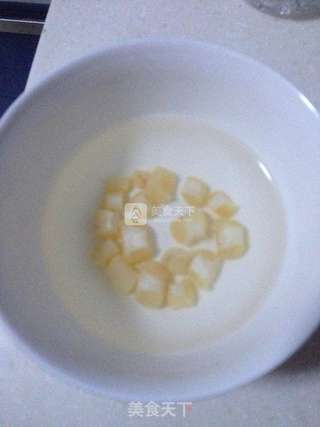 翡翠黄金炒饭的做法步骤:3