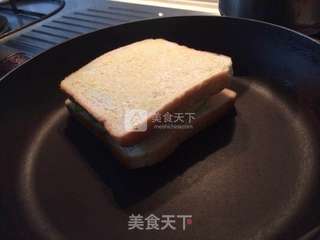 早餐鳄梨三明治的做法步骤:7