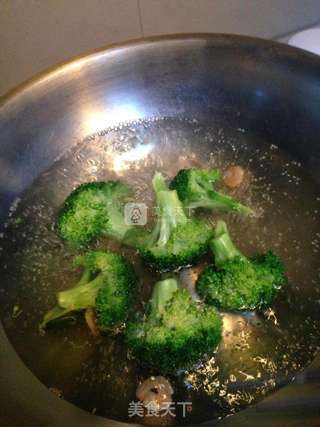 翡翠黄金炒饭的做法步骤:4