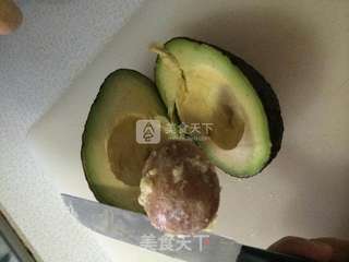 早餐鳄梨三明治的做法步骤:2