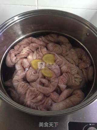 肥肠煲的做法步骤:3