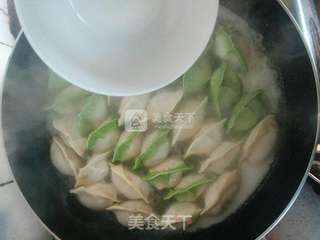 白菜猪肉煎饺的做法步骤:3