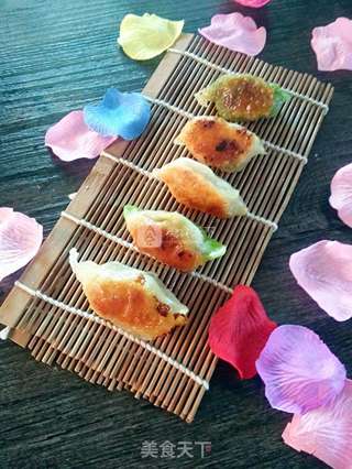 白菜猪肉煎饺的做法步骤:6