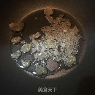 糖醋排骨的做法步骤：2