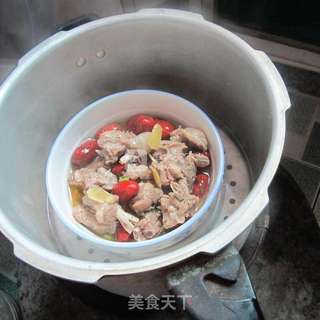 红枣蒸老鸭---宴客菜的做法步骤：9