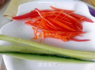 让孩子爱上吃饭——肉松寿司的做法步骤:2