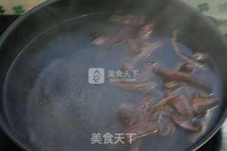 土豆炒蘑菇的做法步骤:2