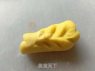 龙形蒸饺的做法步骤:15