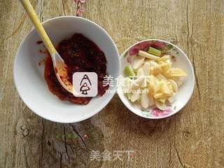 鱼香肉丝的做法步骤:3