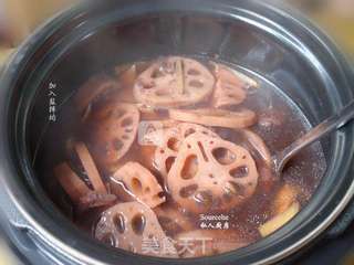 黑豆莲藕排骨汤的做法步骤:7