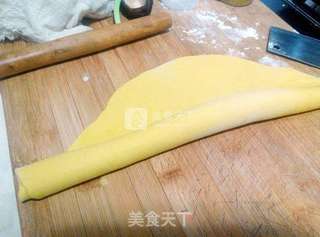 早餐主食之——奶香南瓜花卷的做法步骤:6