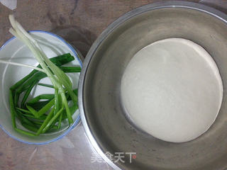葱香烫面饼的做法步骤:2