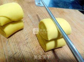 早餐主食之——奶香南瓜花卷的做法步骤:9