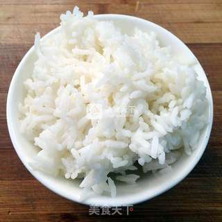 三文鱼咖喱炒饭的做法步骤:3