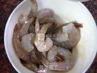 白果炒虾仁的做法步骤:2