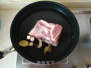 香芋扣肉 - 一起过个丰收年的做法步骤:2
