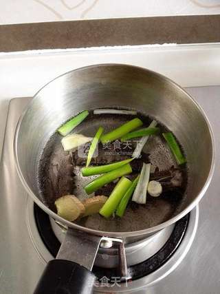 葱香干贝海参的做法步骤:8