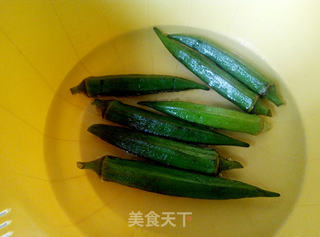 营养凉拌菜——白灼秋葵的做法步骤:2