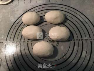 贝壳黑芝麻花卷的做法步骤:9