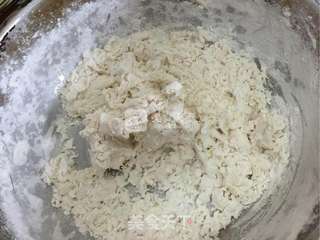 贝壳黑芝麻花卷的做法步骤:2