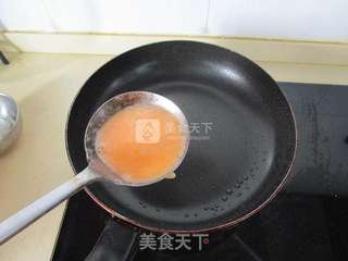 胡萝卜鲜肉蛋卷的做法步骤:7
