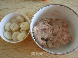 胡萝卜鲜肉蛋卷的做法步骤:2
