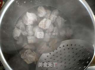 香菇莲藕炖排骨的做法步骤:5