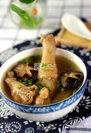 【鸡汤一招鲜】萝卜干香菇炖鸡的做法步骤:8