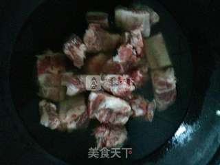 淮山排骨汤的做法步骤:2