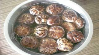 香菇炖鸭子的做法步骤:3