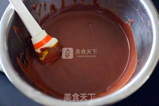 覆盆子巧克力熔岩蛋糕的做法步骤:8