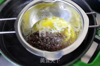 覆盆子巧克力熔岩蛋糕的做法步骤:2