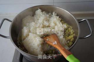 土豆牛肉炒饭的做法步骤:6