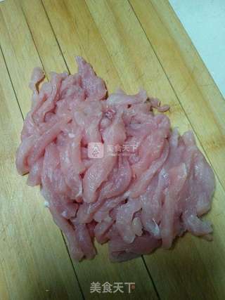 京酱肉丝的做法步骤:2