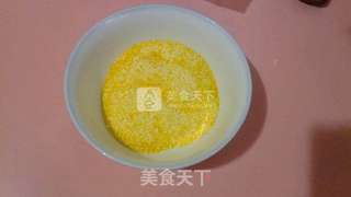胡萝卜牛奶玉米糊的做法步骤:2