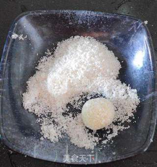 蛋白椰蓉球的做法步骤:6