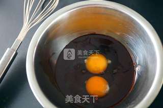 覆盆子巧克力熔岩蛋糕的做法步骤:4