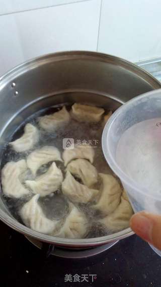 白菜虾仁水饺的做法步骤:13