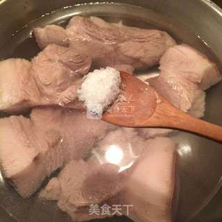 江南特产～嵊州糟肉的做法步骤：2