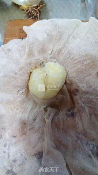 白菜虾仁水饺的做法步骤:2