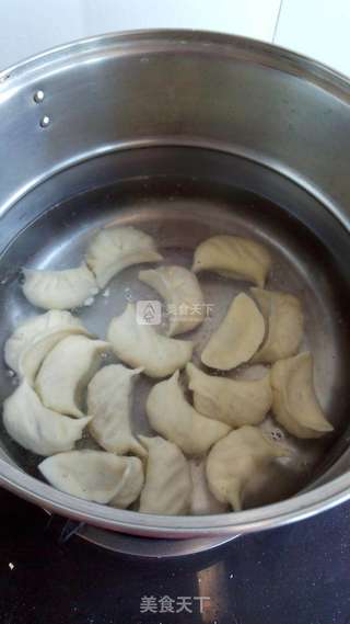 白菜虾仁水饺的做法步骤:12