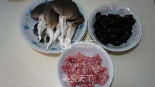 木耳白菜水饺的做法步骤:2
