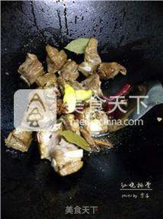 【吮齿留香的美味】红烧排骨的做法步骤:6