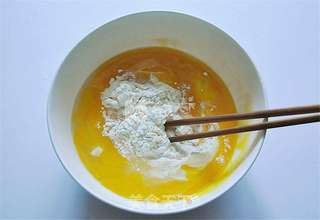 培根葱香蛋饼的做法步骤:2