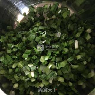 馄饨紫菜蛋花汤的做法步骤:2