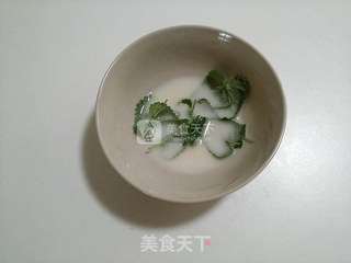海苔薄荷叶螺旋薯条佐喜马拉雅海盐的做法步骤:2