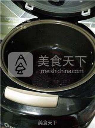 【延年益寿】枸杞黑米饭的做法步骤:2