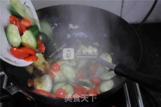 让春节的宴客桌上春意盎然——圣女果黄瓜炒鸡蛋的做法步骤:5